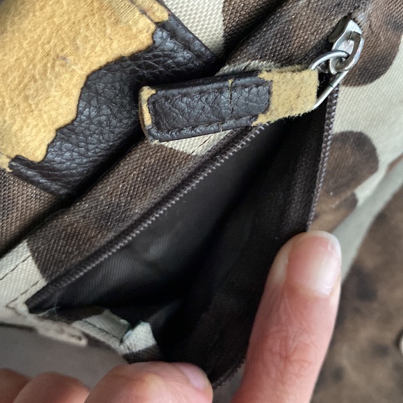 Tan and brown camo print wallet - Picture 14 of 15